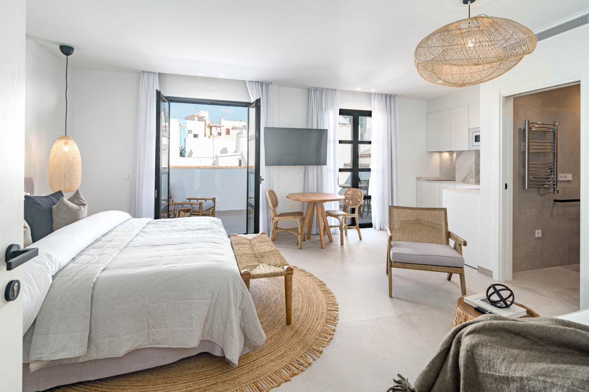 Seaclub Suites Естепона Екстер'єр фото
