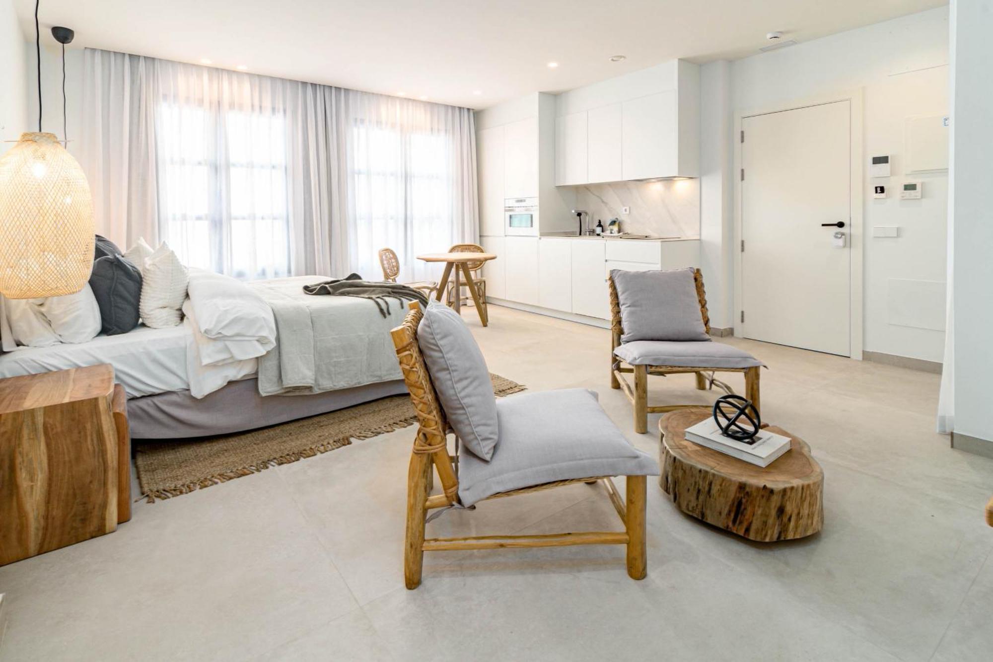 Seaclub Suites Естепона Екстер'єр фото