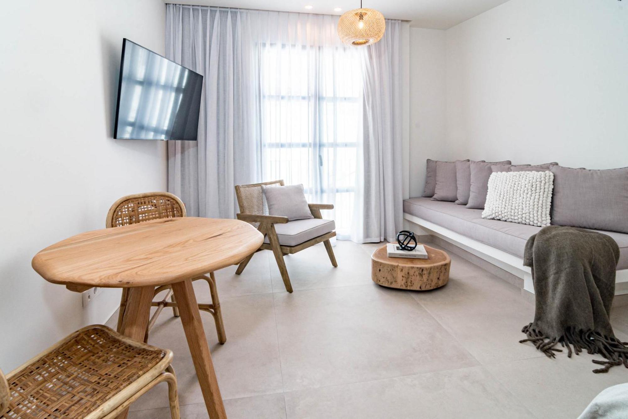 Seaclub Suites Естепона Екстер'єр фото